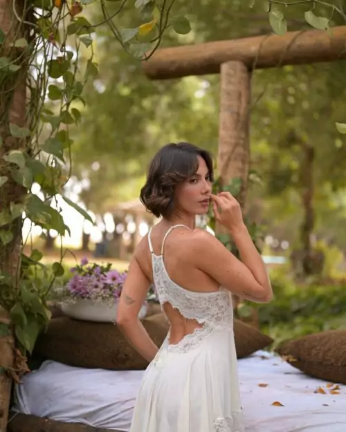 Camisola Hortência pérola em renda e tule - detalhes da renda